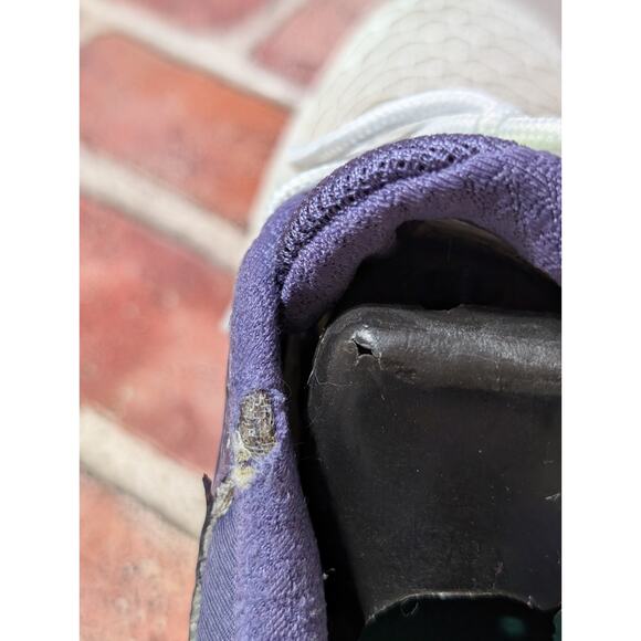 New Balance Fresh Foam Vongo v3 Women US 7.5 White Purple Running Shoes Sneakers - Picture 9 of 10